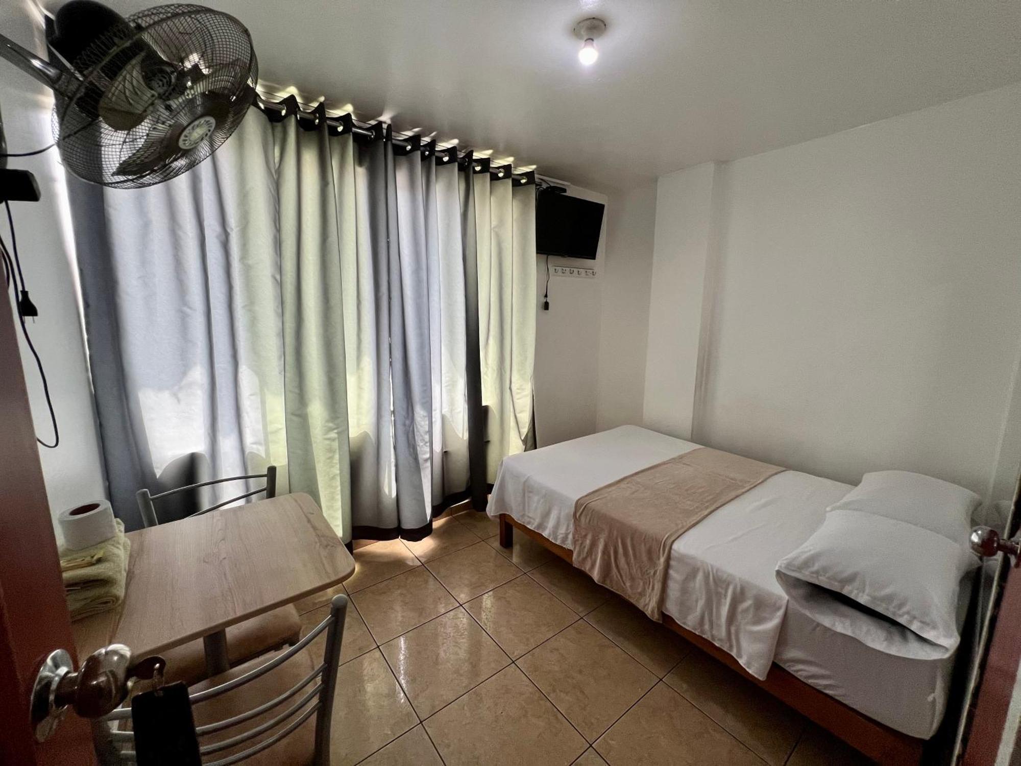 Hospedaje Senegal Cerca Al Aeropuerto ลิมา ภายนอก รูปภาพ